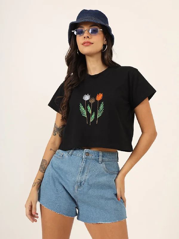 tie-front tops for women -Women Beads Work Crop T-shirt